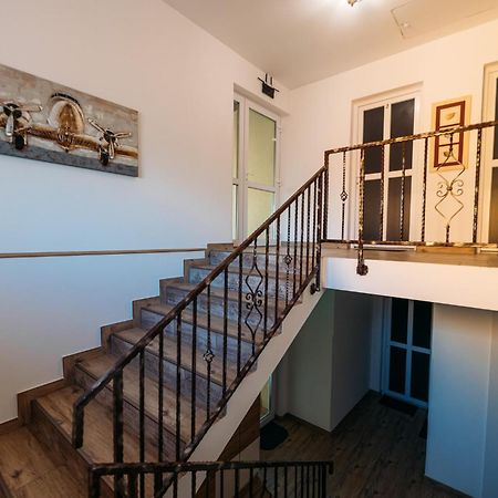 Pensiune Carpati Hunedoara Esterno foto