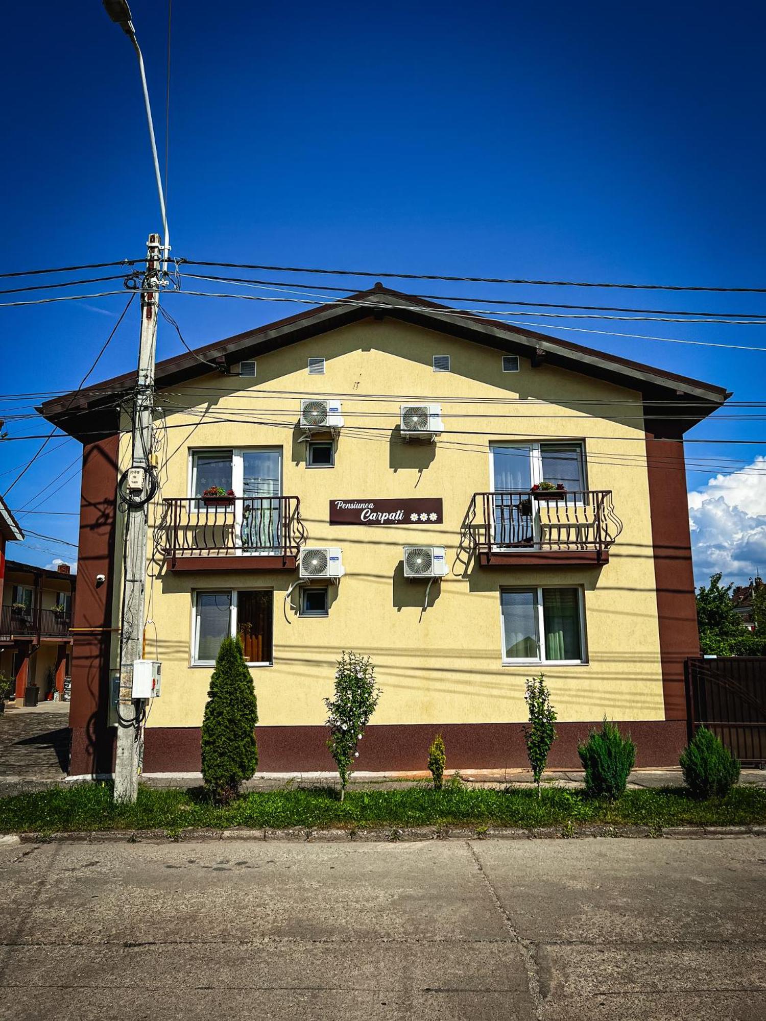 Pensiune Carpati Hunedoara Esterno foto
