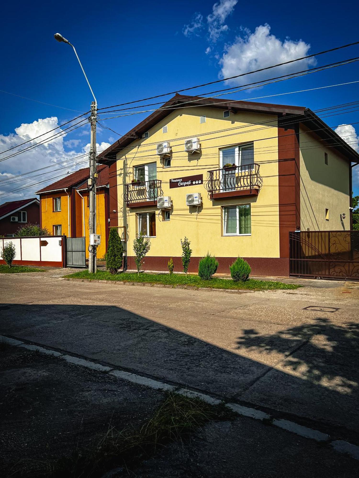 Pensiune Carpati Hunedoara Esterno foto