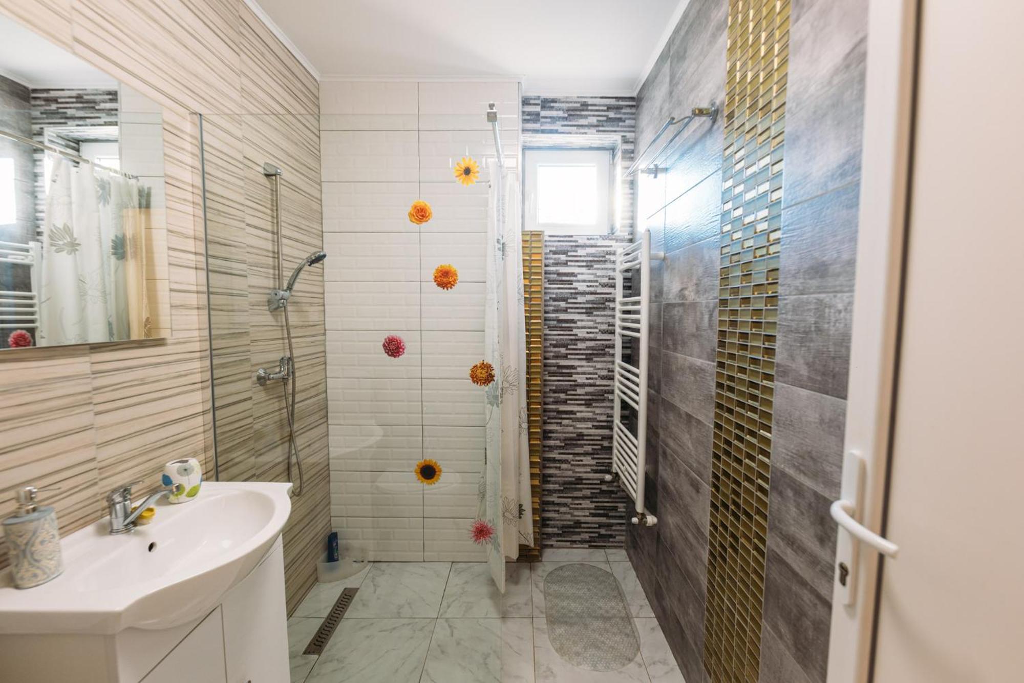 Pensiune Carpati Hunedoara Esterno foto